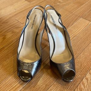 Alexander Birman Size 8 Tan Metallic Peep Toe Sling Back Sandal
